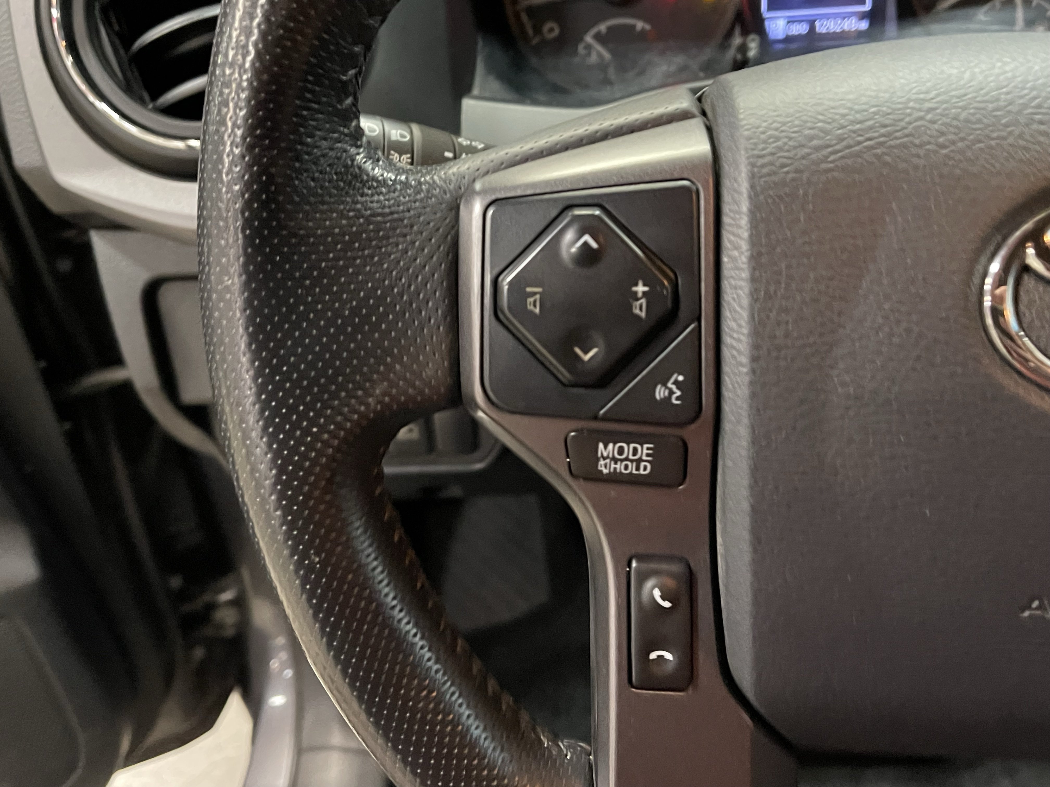 Used 2019 Toyota Tacoma TRD Off-Road AWD/4WD image 20