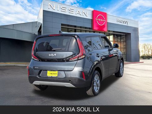 Used 2024 Kia Soul LX w/ Option Group 015 image 8