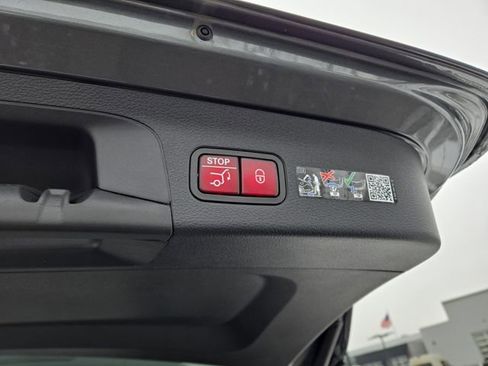 New 2026 Mercedes-Benz GLS 450 4MATIC image 33