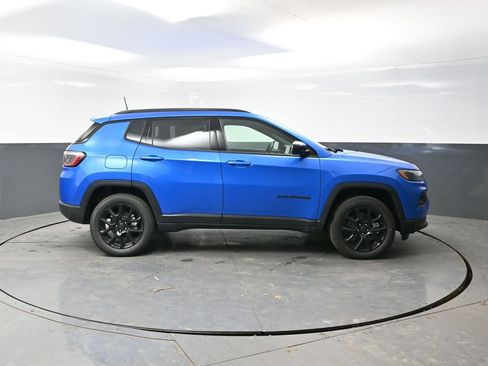 New 2026 Jeep Compass Latitude image 2