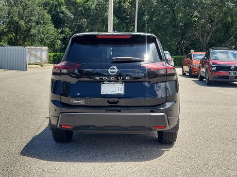 Certified 2025 Nissan Rogue S FWD image 7