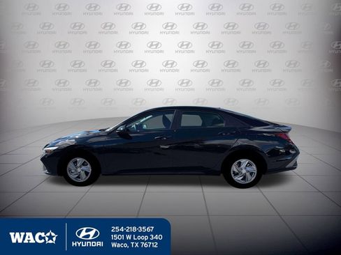 New 2026 Hyundai Elantra SE image 3