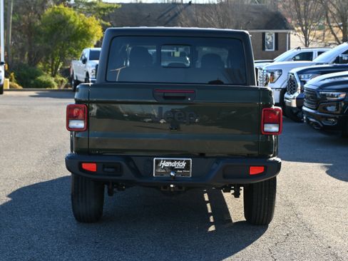 Used 2022 Jeep Gladiator Sport image 12