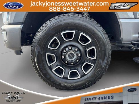 Certified 2024 Ford F250 Platinum AWD/4WD image 9