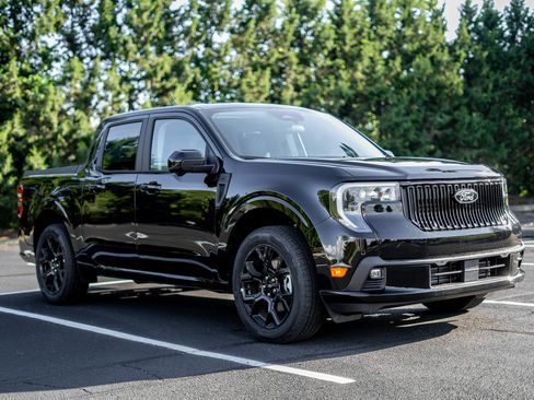 New 2025 Ford Maverick Lobo image 3