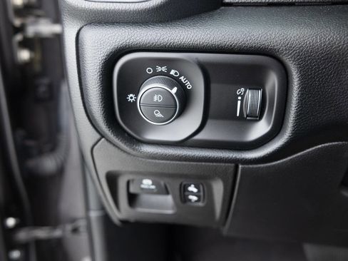 Used 2020 RAM 1500 Big Horn image 40