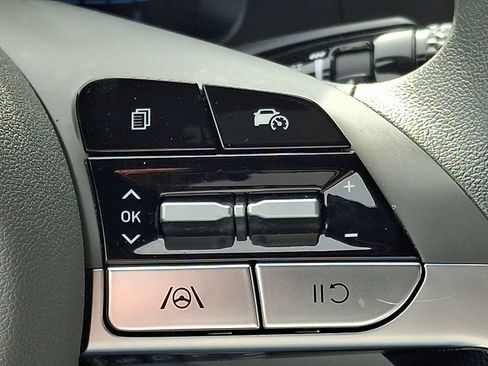 Certified 2024 Hyundai Elantra SE image 22