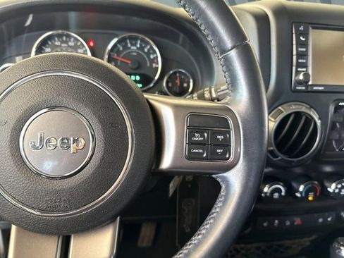 Used 2018 Jeep Wrangler Unlimited Sahara AWD/4WD image 16