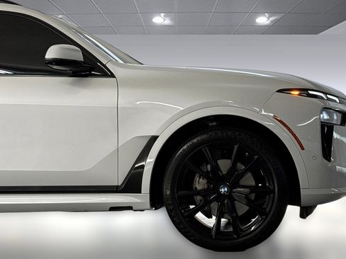 Used 2024 BMW X7 xDrive40i w/ M Sport Package image 37