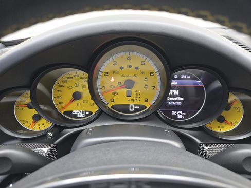 Used 2014 Porsche 911 Turbo S image 19