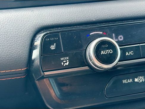Used 2025 Honda Pilot TrailSport image 25