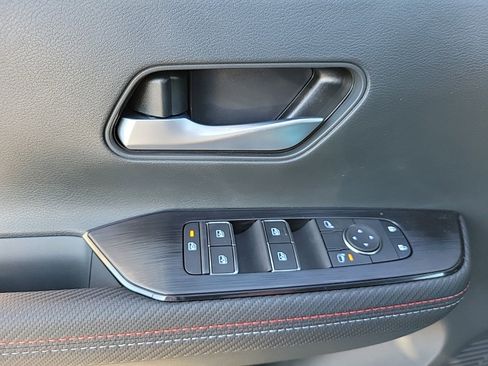 New 2025 Nissan Kicks SR w/ SR Premium Package FWD image 16