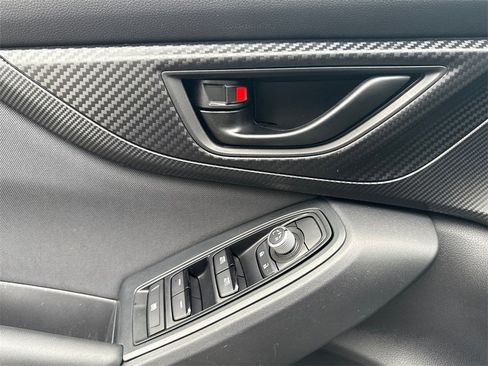 Used 2023 Subaru Crosstrek 2.0i Premium image 18