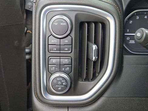 Used 2022 GMC Sierra 1500 AT4 w/ AT4 Premium Package AWD/4WD image 22