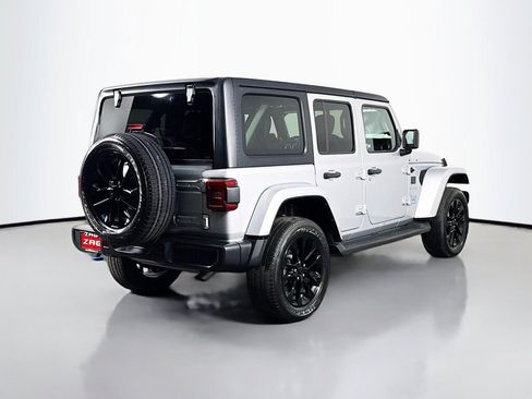 Used 2023 Jeep Wrangler Unlimited Sahara AWD/4WD image 5