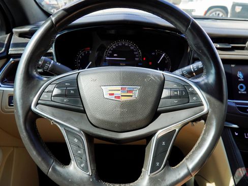 Used 2017 Cadillac XT5 Luxury w/ Driver Awareness Package image 26