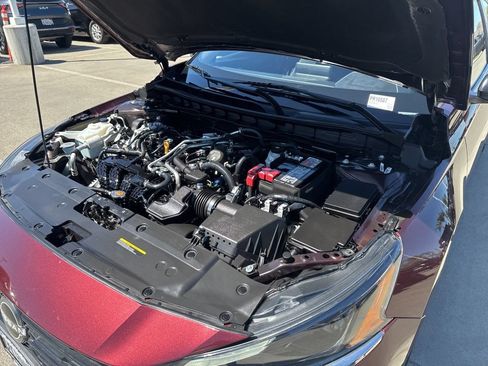 Used 2024 Nissan Altima 2.5 SV FWD image 28