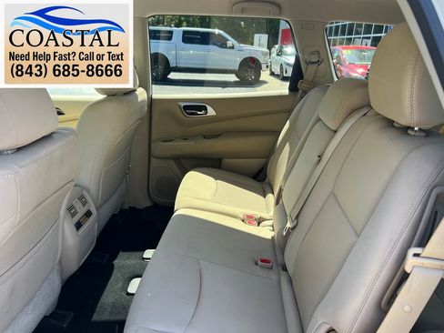 Used 2017 Nissan Pathfinder SV FWD image 17