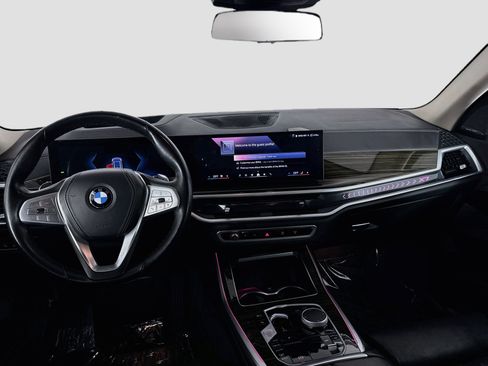 Used 2025 BMW X7 xDrive40i AWD/4WD image 17