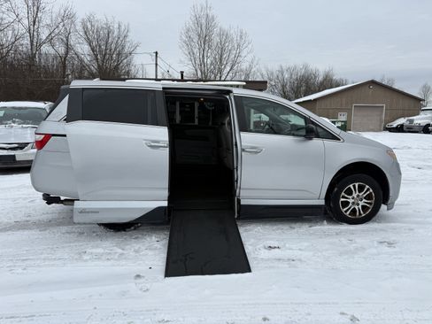 Used 2011 Honda Odyssey EX-L image 30