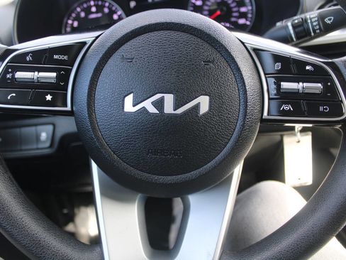 Used 2022 Kia Forte LXS image 14