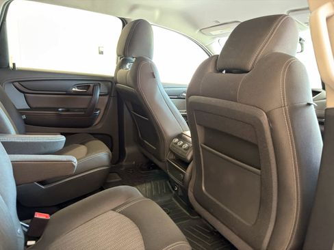 Used 2017 Chevrolet Traverse LT w/ Style and Technology Package FWD image 30