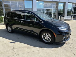 Used 2023 Chrysler Pacifica Touring-L FWD video 2