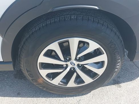 Used 2025 Subaru Outback Premium w/ Popular Package #1A image 28