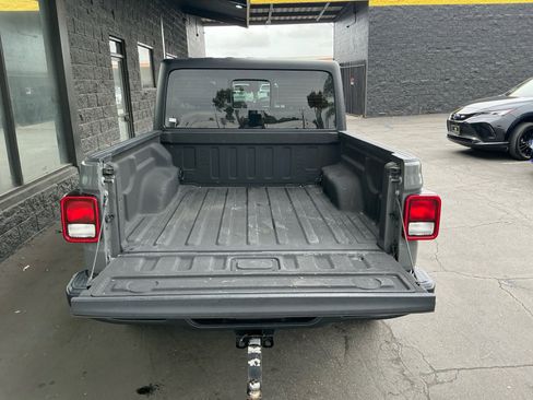 Used 2022 Jeep Gladiator Sport AWD/4WD image 22
