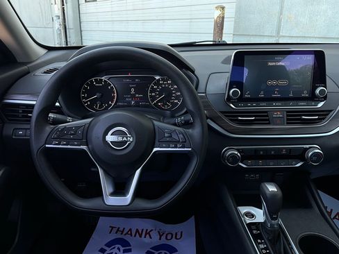 Used 2025 Nissan Altima 2.5 SV image 14