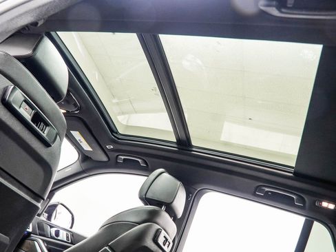 Used 2022 BMW X5 M50i w/ Premium Package image 46