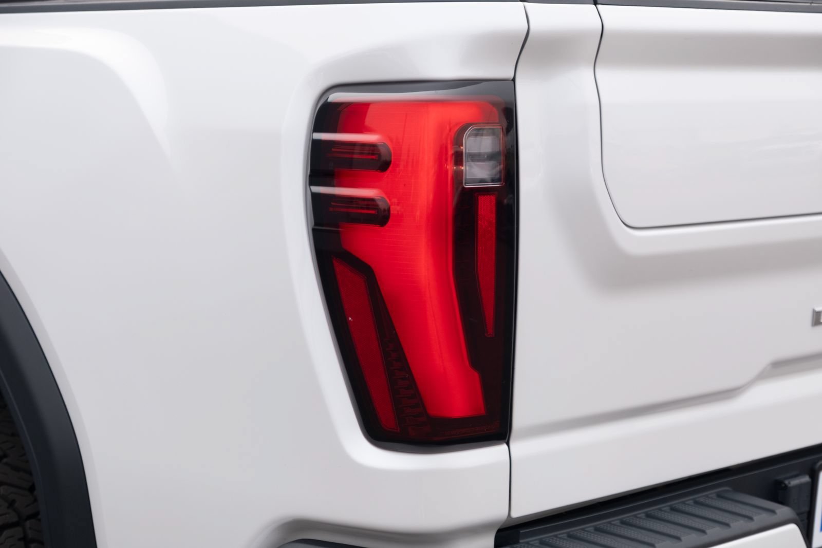 Used 2024 GMC Sierra 3500 Denali w/ Denali Reserve Package AWD/4WD image 28
