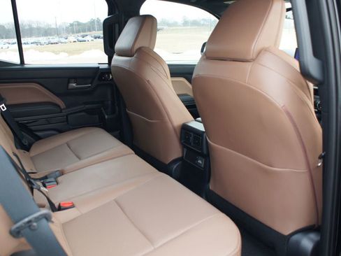 Used 2025 Toyota 4Runner Limited image 21