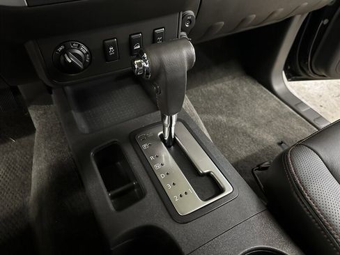 Used 2012 Nissan Xterra PRO-4X w/ Pro-4x Leather Pkg image 30