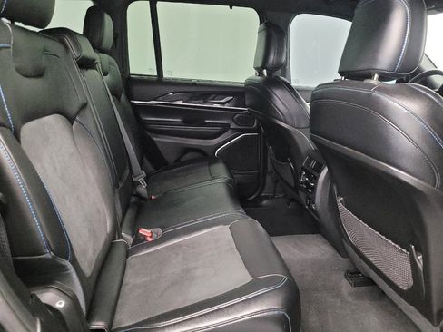 Used 2022 Jeep Grand Cherokee Trailhawk w/ Advanced Protech Group II AWD/4WD image 19