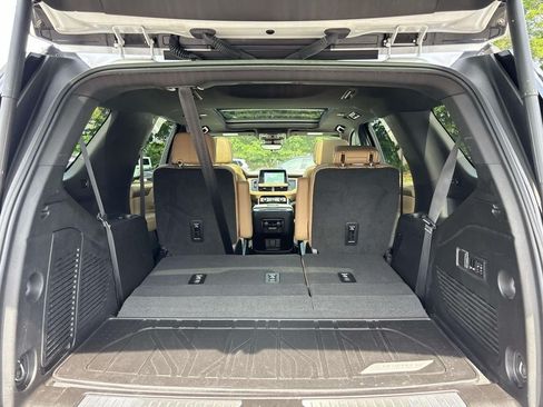 Used 2023 Chevrolet Tahoe Premier AWD/4WD image 19