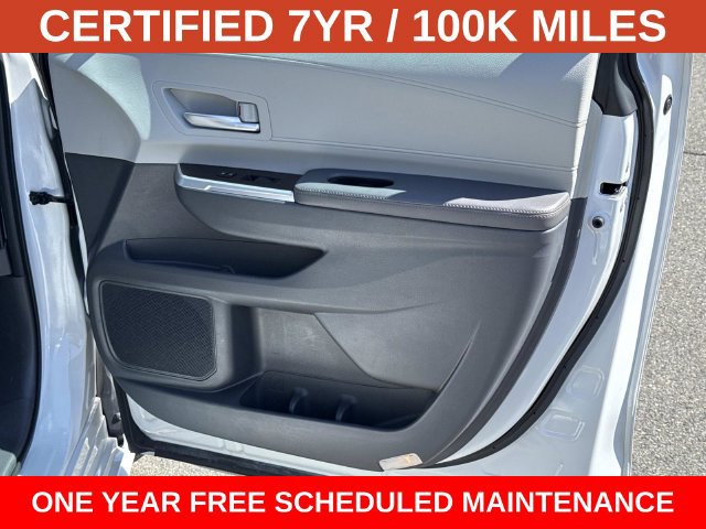 Used 2024 Toyota Sienna XLE w/ XLE Plus Package FWD image 8