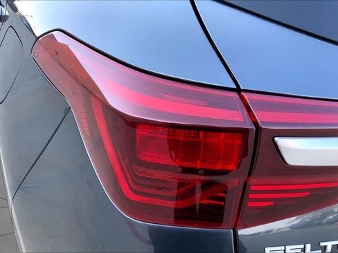 Used 2023 Kia Seltos S w/ Navigation Package FWD image 28