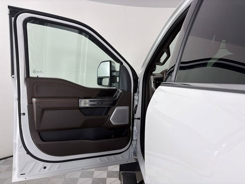 Used 2025 Ford F450 King Ranch w/ Chrome Package image 10