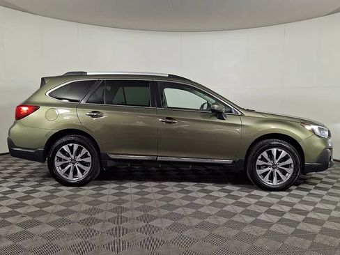 Used 2018 Subaru Outback 3.6R Touring AWD/4WD image 10