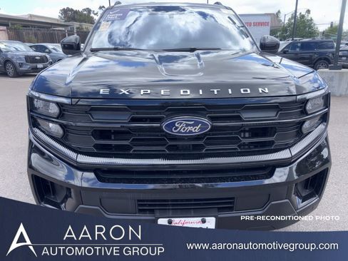 Used 2025 Ford Expedition Active RWD image 1