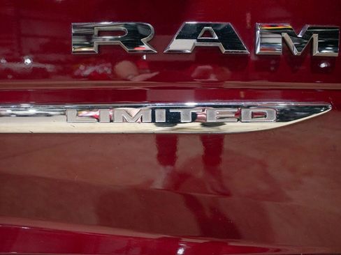 Used 2024 RAM 3500 Limited AWD/4WD image 28