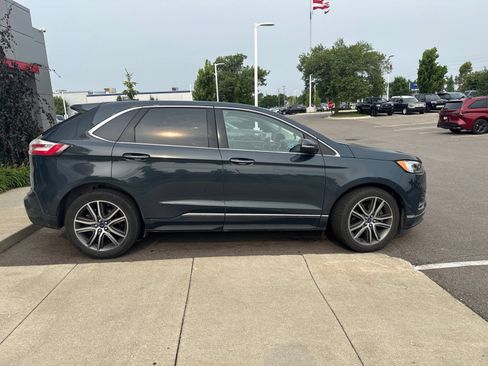 Used 2019 Ford Edge Titanium w/ Equipment Group 301A AWD/4WD image 4