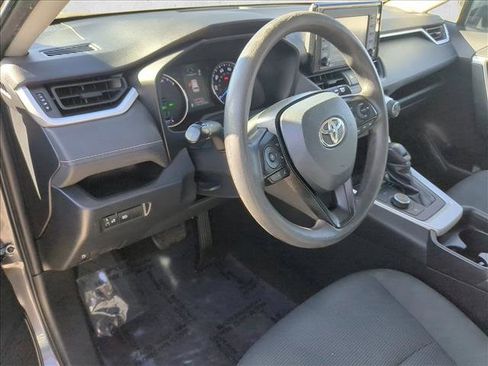 Used 2020 Toyota RAV4 LE image 10