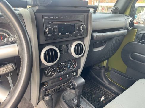 Used 2010 Jeep Wrangler Sahara AWD/4WD image 13