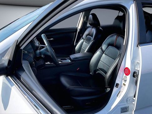 Certified 2025 Nissan Sentra SR w/ SR Premium Package image 20