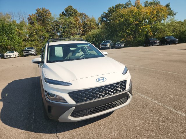 Used 2023 Hyundai Kona SEL AWD/4WD image 3