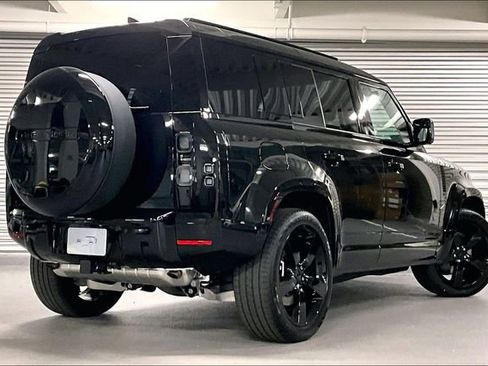 New 2026 Land Rover Defender 110 X-Dynamic SE image 4