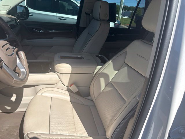 Used 2023 GMC Yukon Denali w/ Denali Reserve Package AWD/4WD image 40