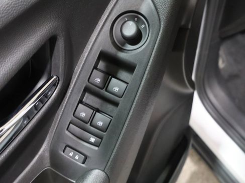 Used 2020 Chevrolet Trax LT w/ LT Convenience Package image 14